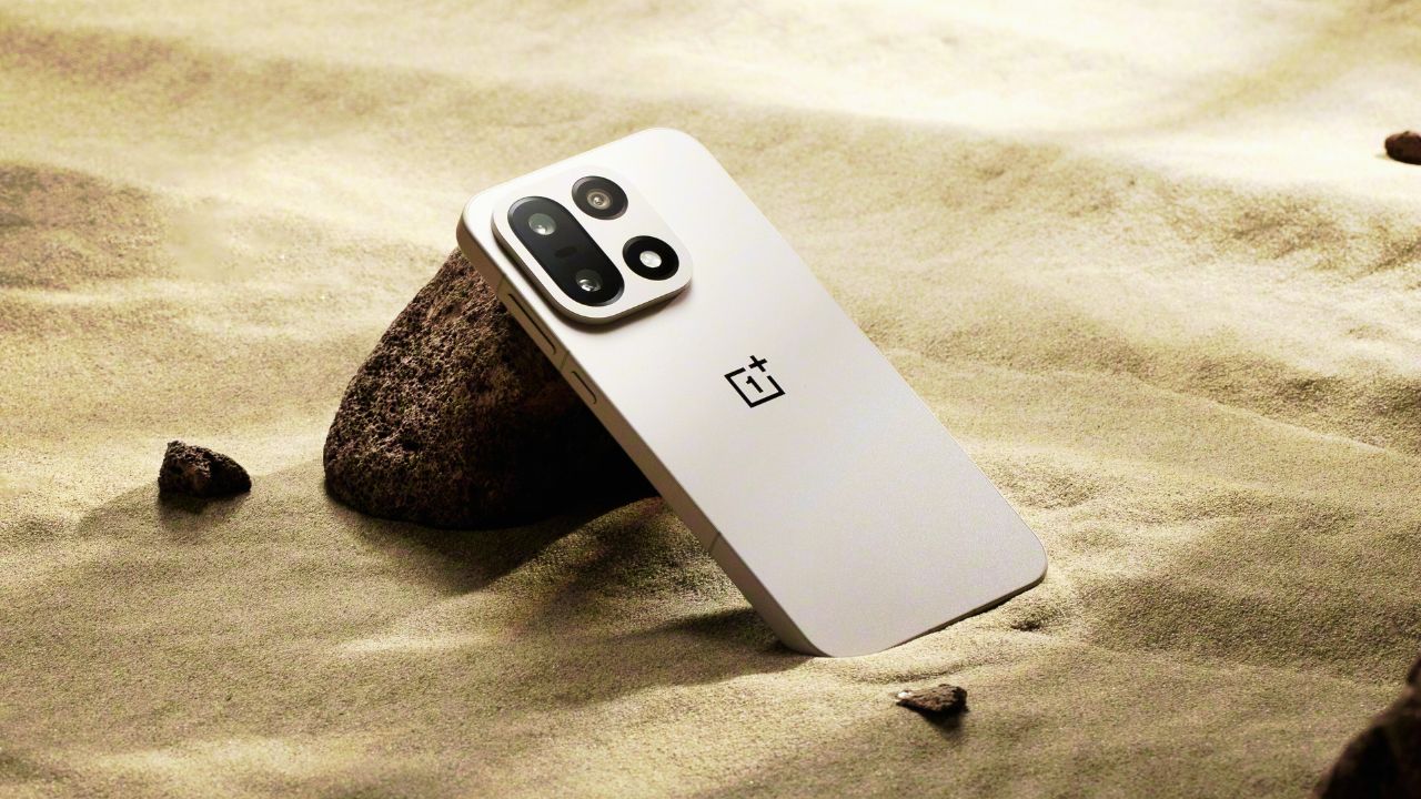 OnePlus 15 is coming soon